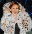 米倉涼子、2,100万円のコートと1,095万円のベンツでゴージャス体験