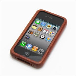 使うほどに味の出る木製iPhone 4ケース『Royal wooden case』発売 - fu-bi