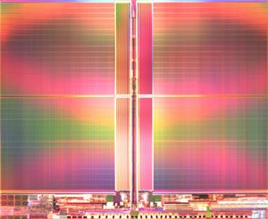 IntelとMicron、業界初という25nmプロセス採用の3bit/セル NANDフラッシュ