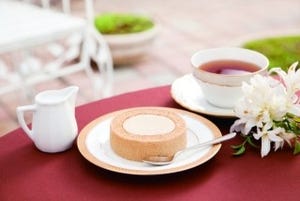 開封した瞬間漂う紅茶の香り - ローソンの人気ロールケーキから紅茶味