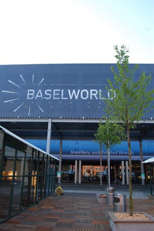 世界最大級のウオッチ&ジュエリーショー「BASELWORLD 2011」開幕