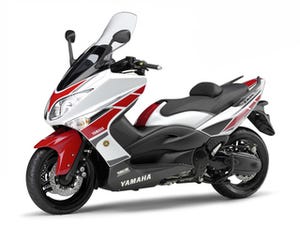 ヤマハ、スポーツスクーター「TMAX」のロードレース記念モデルを発売