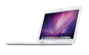 米国でポリカーボネート版MacBookの流通在庫が減少、新モデル登場間近か