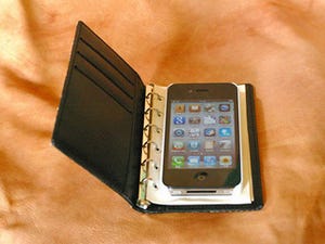 マーユ、iPhone 4を収納できるミニ6穴の本ヘビ革製システム手帳