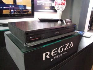 CEATEC JAPAN 2011 - 6ch録画のレグザサーバーの実機を展示する東芝ブース