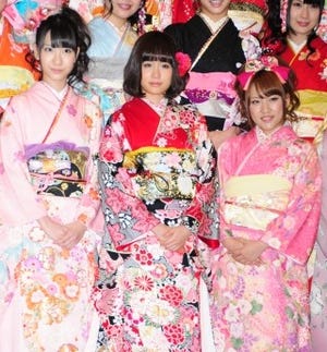 AKB48前田敦子、成人式に出席し「身が引き締まる!」メンバー20人が晴れ着姿