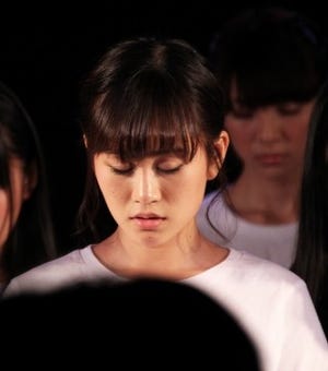 前田敦子が号泣! AKB48のメンバー282人が全国4カ所で震災復興支援特別公演