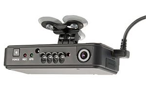 ロジテック、2基のカメラで映像を記録する車載用のドライブレコーダー