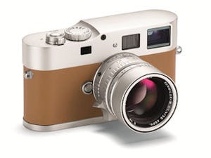 ライカ、レンジファインダーカメラ「ライカM9-P」のエルメスバージョン発表