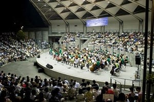 大阪府豊中市でオーケストラによる野外コンサート