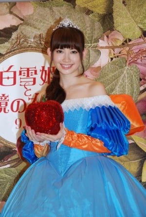 プリンセス小嶋陽菜、ワガママ女王に篠田麻里子を指名『白雪姫と鏡の女王』