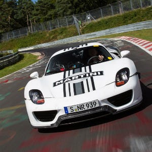 ポルシェ「918スパイダー」試作車、ニュルブルクリンクで7分14秒を記録!