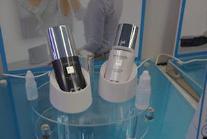 シャープ、化粧水とプラズマクラスターをミスト状で放射する美容家電
