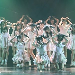 HKT48、劇場1周年公演で涙 - オリジナル曲「初恋バタフライ」を劇場初披露