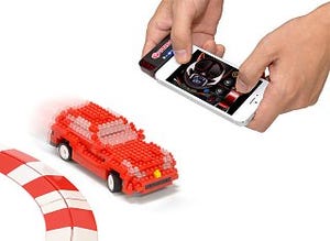 ブロックで組み立てるRCカー - iPhoneで操作可能