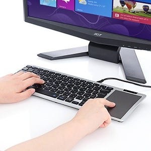 サンワダイレクト、USBでもBluetoothでも使えるタッチパッド付きキーボード