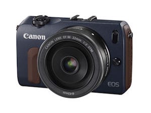 キヤノンのミラーレス一眼「EOS M」に「旅」がテーマの新色ベイブルー登場