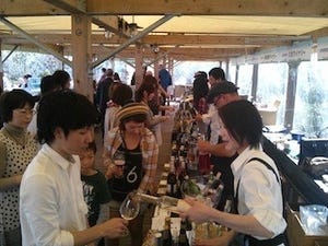 福岡県福岡市で、九州各地のワインが飲み放題の「九州ワインフェスタ」開催