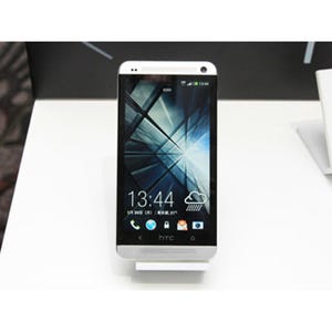 写真で見るKDDIの2013年夏モデル - 「HTC J One」編