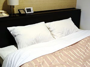 布団 VS ベッド、どっちが心地よく眠れるのか!?
