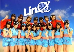 福岡のアイドルグループ・LinQのパネル展が「コトブキヤ福岡天神」で開催中