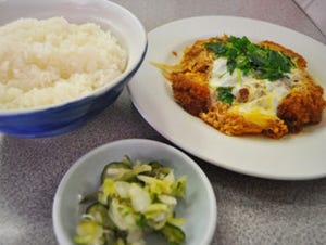 東京都・築地市場内の人々が愛する、お手軽&絶品な朝食ってどんなもの?