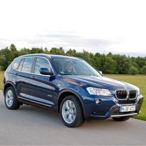 BMW「X3」に「BMW SOSコール」など利便性や安全性を向上させる装備を追加!