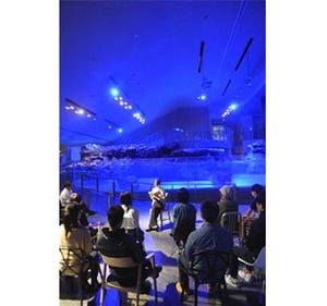 東京都すみだ水族館で、詩人・谷川俊太郎も登場する「夜の朗読会」開催