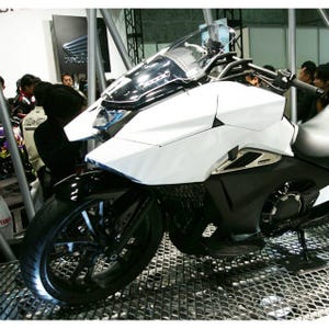 大阪モーターサイクルショー2014 - 世界初公開のモデルも! 初日から大盛況