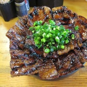 東京都で「豚野郎」発見! 炭火焼の豚丼専門店で豪快に肉を食え!!