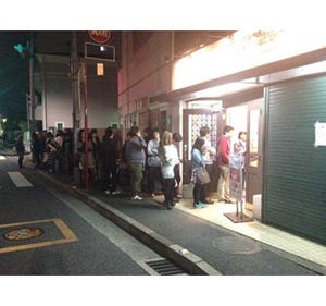 東京都・吉祥寺の深夜営業の揚げたてドーナツ店が、開店を22時に変更