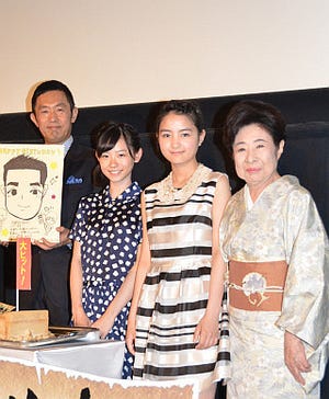 内藤剛志、娘役の柴田杏花にケーキを食べさせてもらい｢一生忘れない｣と感激