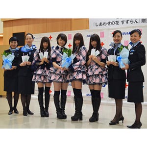 東京都内の病院でAKB48とANAのCAが"幸せの花"スズランを贈呈 - 画像30枚