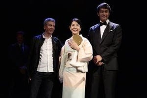 吉永小百合、主演作がW受賞の快挙! 仏語で「皆さまに感謝いたします」