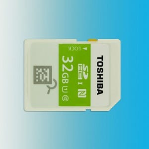 東芝、NFC搭載のSDHCメモリーカード - スマホをかざして保存写真を見られる