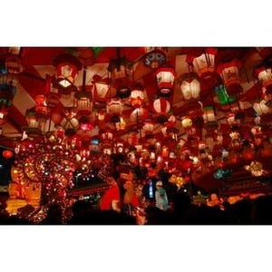 異国情緒あふれる極彩色の灯りの祭典「長崎ランタンフェスティバル」開催