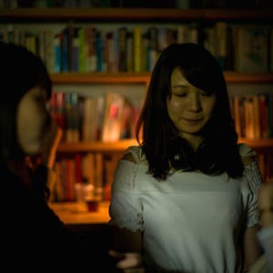 東京都・渋谷「森の図書室」で"無音フェス"開催! 夜の図書室がクラブに