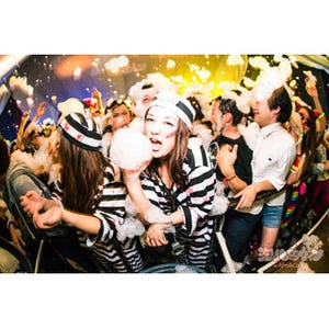東京都渋谷区で仮装・撮影大歓迎の「泡ハロウィン」! 暖房で"常夏"演出