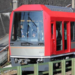 箱根登山鉄道3000形「アレグラ号」ローレル賞記念商品発売、記念列車も運転