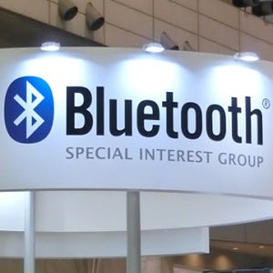 CEATEC 2015のBluetooth SIGブース - タカラトミーの組立式ロボットやCerevoのスノーボード製品が衆目を集める