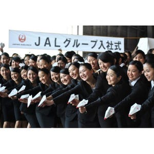 JAL、CAを契約社員から正社員化 - 2016年採用の新卒も対象