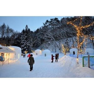 かまくらでBBQも! 栃木県・湯西川温泉の冬の風物詩「かまくら祭」開催