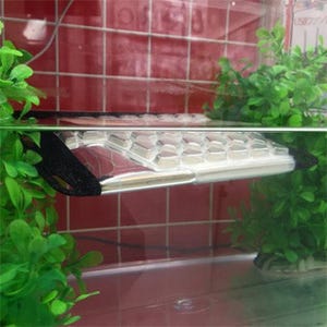 上海問屋、水中に落としても安心な「浮く」防水スマホ/タブレットケース
