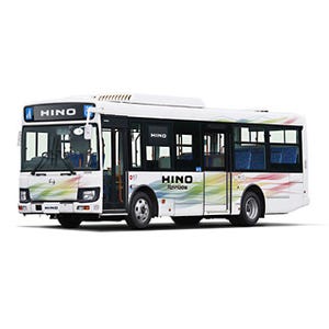 日野自動車、中型路線バスをモデルチェンジ「日野レインボー」として発売