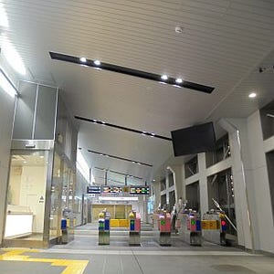 京成津田沼駅の耐震補強・改良工事完了、エスカレーター設置など利便性向上