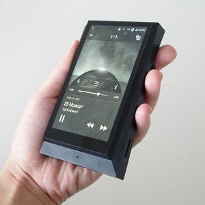 Astell&Kern、超弩級ハイレゾDAPの設計を踏襲するエントリー機「AK300」