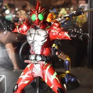 仮面ライダーアマゾンアルファがRAHに登場、ワンフェスで圧倒的な存在感放つ