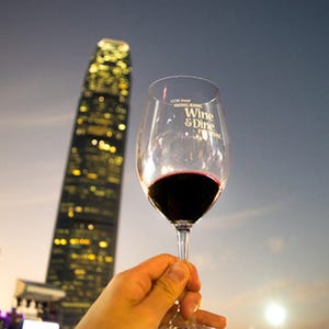 香港の夜景と海に抱かれて飲み・食べ歩き! 「ワイン&ダイン」が楽園だった