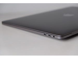 旧モデルユーザーが見た新型MacBook Pro 15インチモデル - 松村太郎のApple深読み・先読み