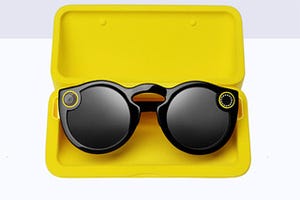 Snapchat用メガネ型デバイス「Spectacles」、オンラインストアで販売開始